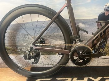 Używany Giant Propel Advanced 1 2024 2024 Road & Gravel — zdjęcie 3 z 7