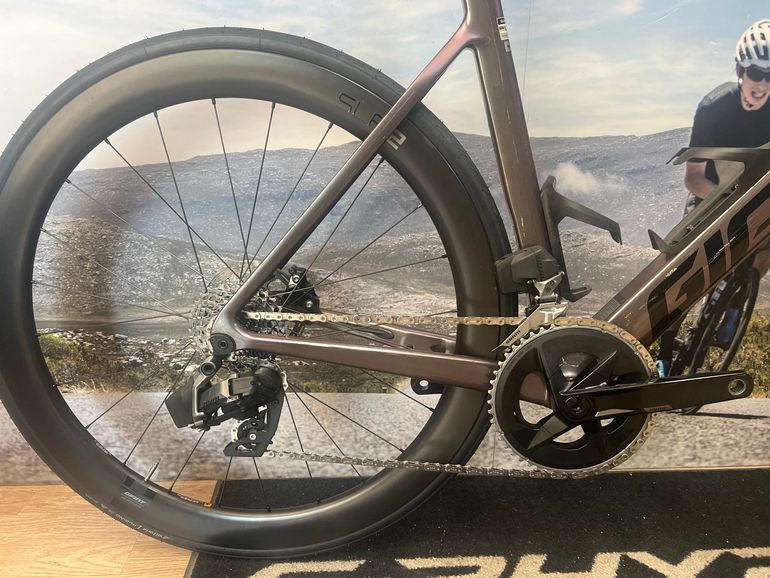 Używany Giant Propel Advanced 1 2024 2024 Road & Gravel — zdjęcie 3 z 7