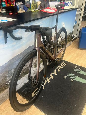 Używany Giant Propel Advanced 1 2024 2024 Road & Gravel — zdjęcie 4 z 7