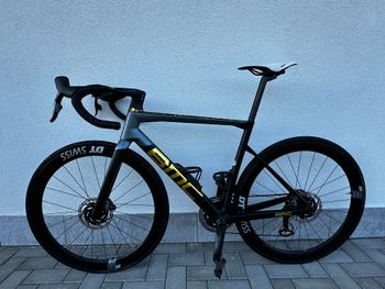 Używany BMC Teammachine SRAM Force eTap AXS 2021 Road & Gravel — zdjęcie 2 z 8