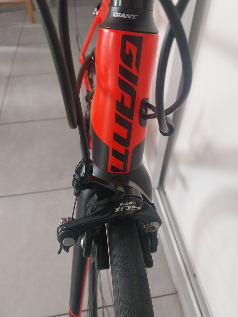 Używany Giant TCR Advanced 2 2017 2017 Road & Gravel — zdjęcie 2 z 3