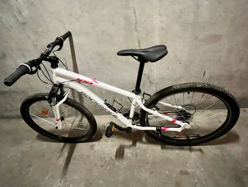 Used DECATHLON Cobra. Other Microshift 2018 Mountainbike, White — image 2 of 5