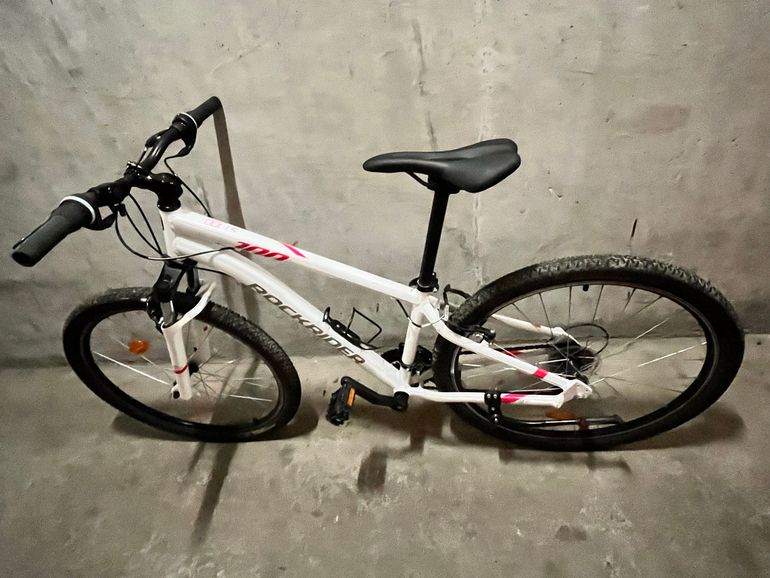 Used DECATHLON Cobra. Other Microshift 2018 Mountainbike, White — image 2 of 5