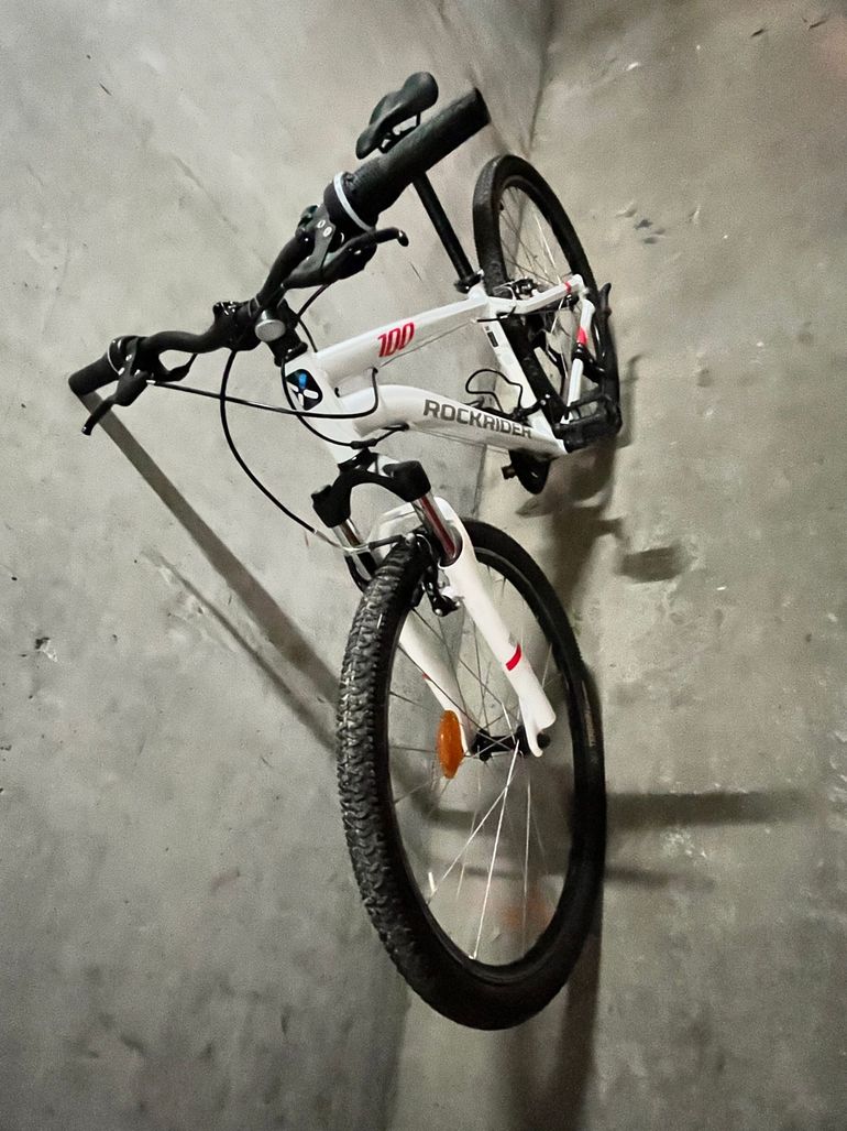 Used DECATHLON Cobra. Other Microshift 2018 Mountainbike, White — image 4 of 5