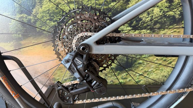 Tweedehands Specialized Epic 8 Comp 2025 2025 Mountainbike — afbeelding 2 van 9