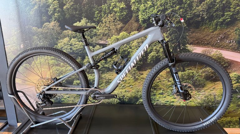 Tweedehands Specialized Epic 8 Comp 2025 2025 Mountainbike — afbeelding 1 van 9