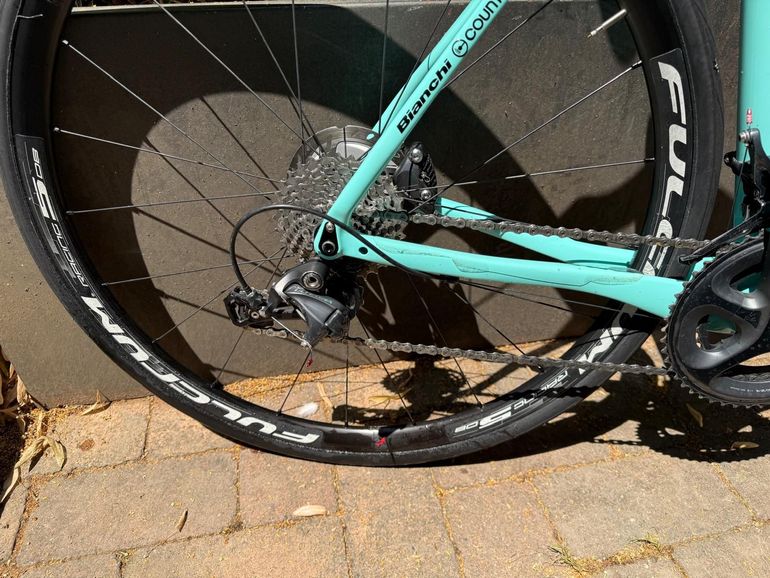 Używany Bianchi Infinito CV Ultegra Disc 2016 2016 Road & Gravel — zdjęcie 4 z 4