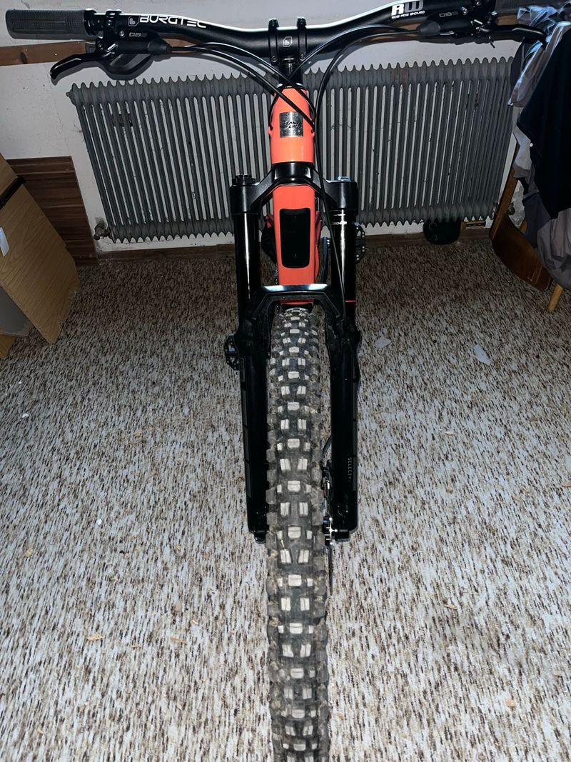 Used Santa Cruz Nomad 90 2026 2026 Mountainbike, Red, 29 — image 1 of 86