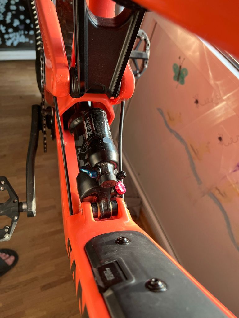 Santa Cruz Nomad 90 2026 2026 Mountainbike usato, Rosso — immagine 64 di 86