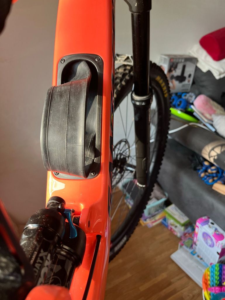 Santa Cruz Nomad 90 2026 2026 Mountainbike usato, Rosso — immagine 25 di 86