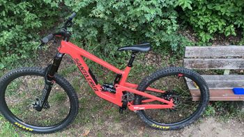 Santa Cruz Nomad 90 2026 2026 Mountainbike usato, Rosso — immagine 12 di 86