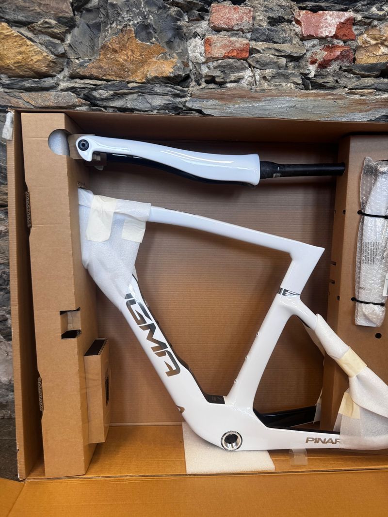 Used Pinarello DOGMA F DURA ACE Di2 2026 Frameset 2026 Road & Gravel