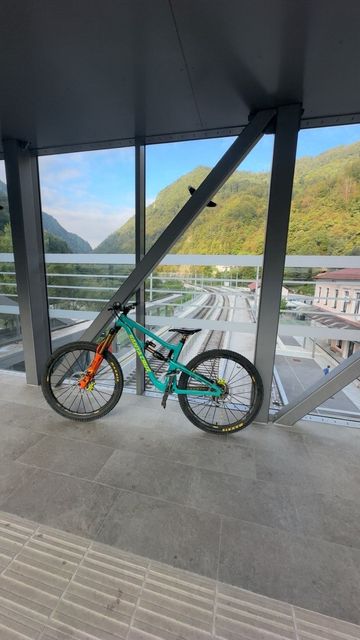 Gebrauchtes Santa Cruz Nomad SRAM GX Eagle AXS 2017 Mountainbike, Blau, 27, 5 (650B) — Bild 1 von 5