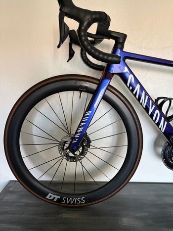 Używany Canyon Ultimate CFR Di2 Aero 2025 2025 Road & Gravel — zdjęcie 3 z 7
