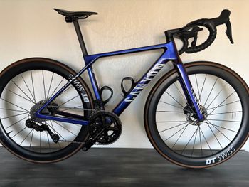 Używany Canyon Ultimate CFR Di2 Aero 2025 2025 Road & Gravel