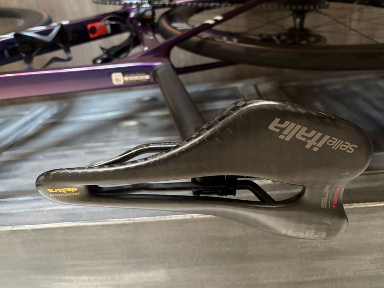 Używany Canyon Ultimate CFR Di2 Aero 2025 2025 Road & Gravel — zdjęcie 6 z 7