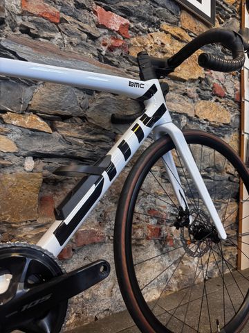 BMC Teammachine SLR THREE 2027 2027 Road & Gravel usato, Bianco — immagine 4 di 4