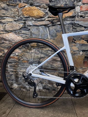 BMC Teammachine SLR THREE 2027 2027 Road & Gravel usato
