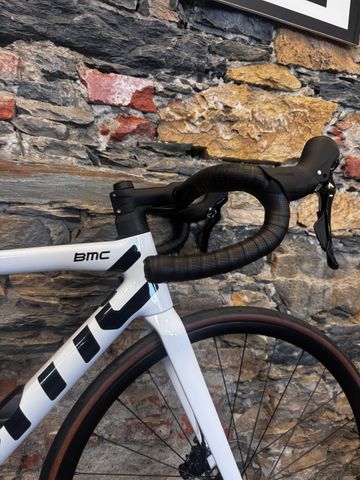 BMC Teammachine SLR THREE 2027 2027 Road & Gravel usato, Bianco — immagine 2 di 4