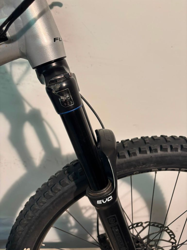Flyer Uproc 4 2022 Mountainbike de segunda mano, Gris claro — imagen 8 de 15