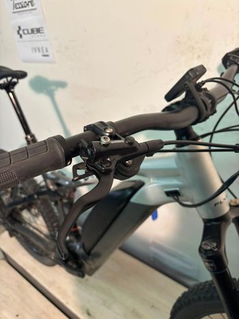 Flyer Uproc 4 2022 Mountainbike de segunda mano, Gris claro — imagen 5 de 15