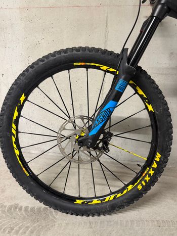 Canyon Strive CF 7.0 Race 2017 2027 Mountainbike d'occasion — image 23 sur 28