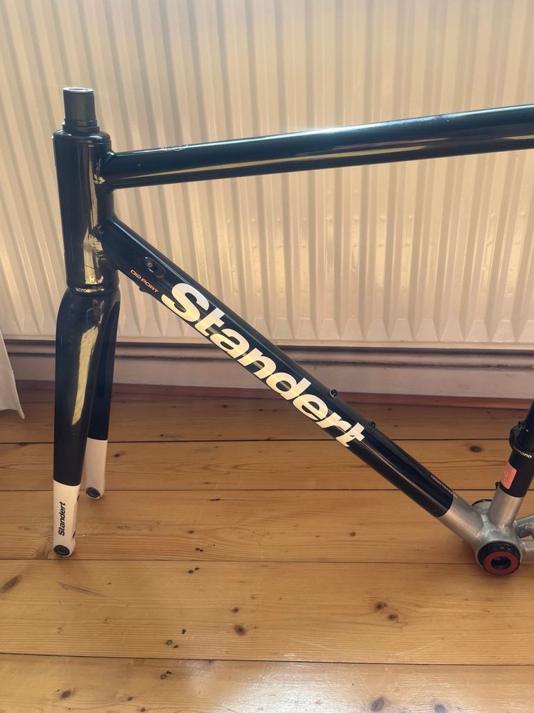 Używany Standert Kreissäge RS Black Widow Shimano 105 Di2 2022 Frameset 2022 Road & Gravel — zdjęcie 3 z 7