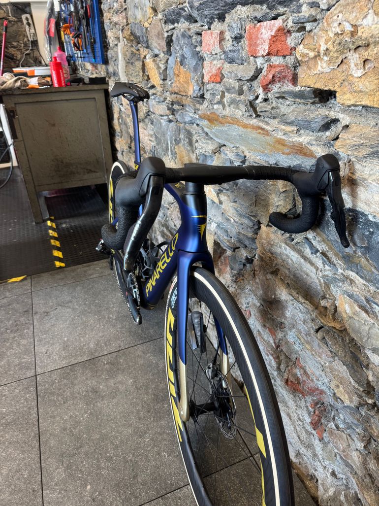 Použité Pinarello DOGMA F SRAM RED ETAP AXS 2026 2026 Road & Gravel — obrázek 4 z 6