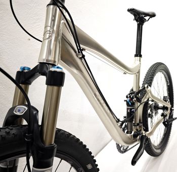 Giant Trance Maestro 2010 Mountainbike de segunda mano, Gris claro — imagen 4 de 12