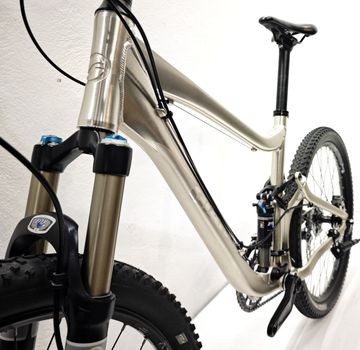 Used Giant Trance Maestro 2010 Mountainbike, Light Gray — image 4 of 12