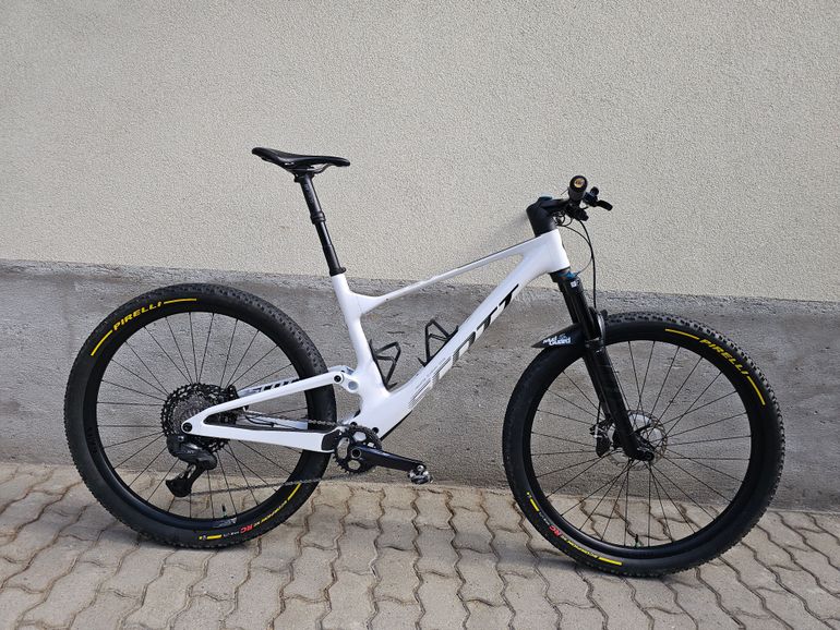 Used Scott Spark RC Team 2023 2023 Mountainbike, White, 29 — image 1 of 10