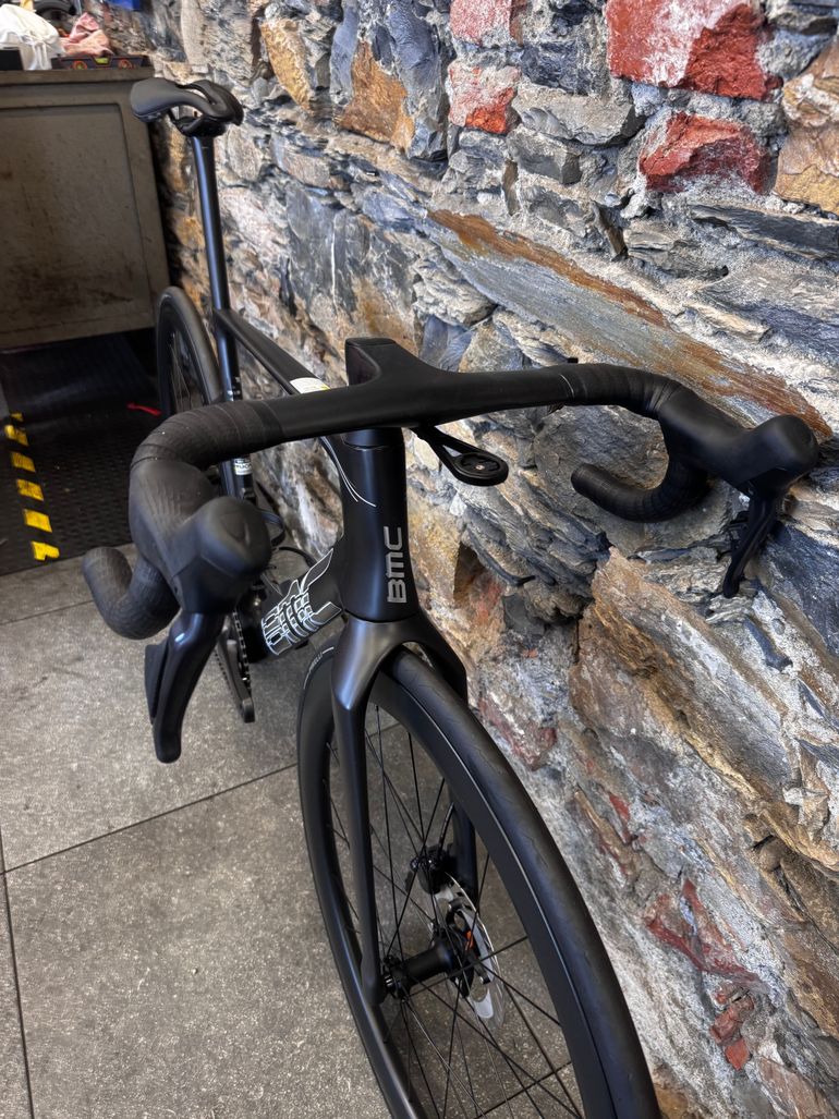 Used BMC Teammachine R 01 FOUR 2027 2027 Road & Gravel, Black — image 2 of 4