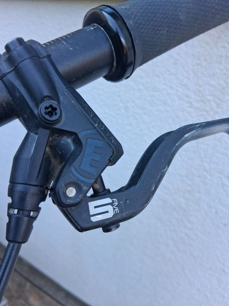 Used Commencal SUPREME DH V4 2022 2022 Mountainbike, Light Gray, 27.5 — image 7 of 12
