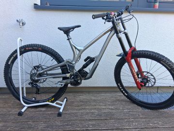 Tweedehands Commencal SUPREME DH V4 2022 2022 MTB