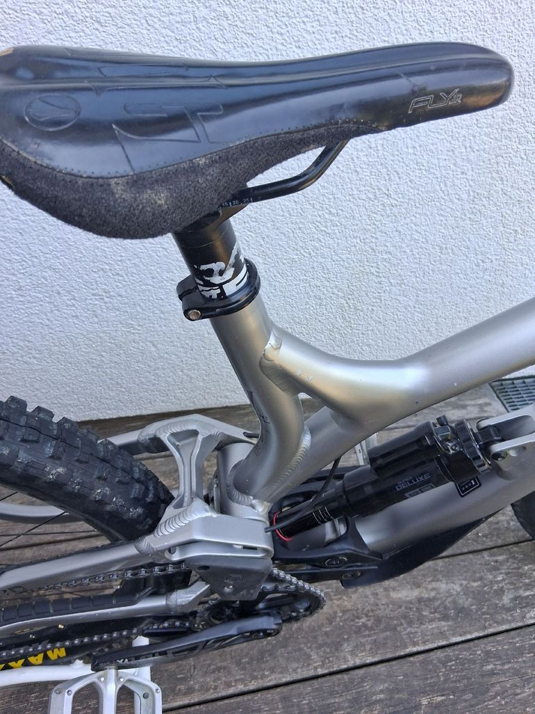 Použité Commencal SUPREME DH V4 2022 2022 Mountainbike — obrázek 5 z 12