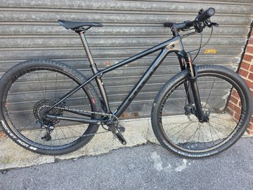Used Trek Procaliber 9.7 2020 2020 Mountainbike, Black, 27.5, 29 — image 1 of 4