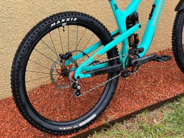 Propain Tyee CF 29 Highend 2023 2023 Mountainbike usato, Blu — immagine 3 di 16
