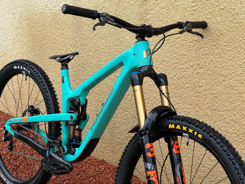Propain Tyee CF 29 Highend 2023 2023 Mountainbike usato, Blu — immagine 7 di 16
