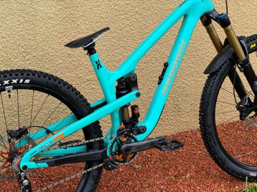 Propain Tyee CF 29 Highend 2023 2023 Mountainbike usato, Blu — immagine 6 di 16
