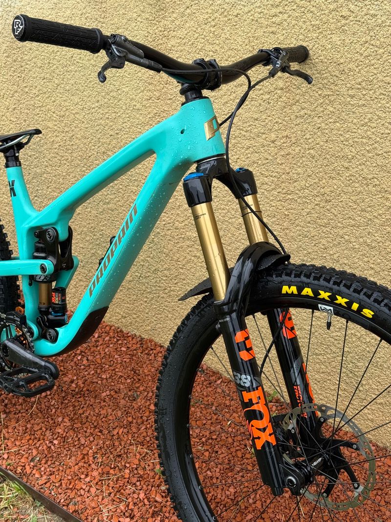 Propain Tyee CF 29 Highend 2023 2023 Mountainbike usato, Blu — immagine 10 di 16