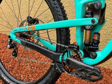 Propain Tyee CF 29 Highend 2023 2023 Mountainbike usato, Blu — immagine 9 di 16