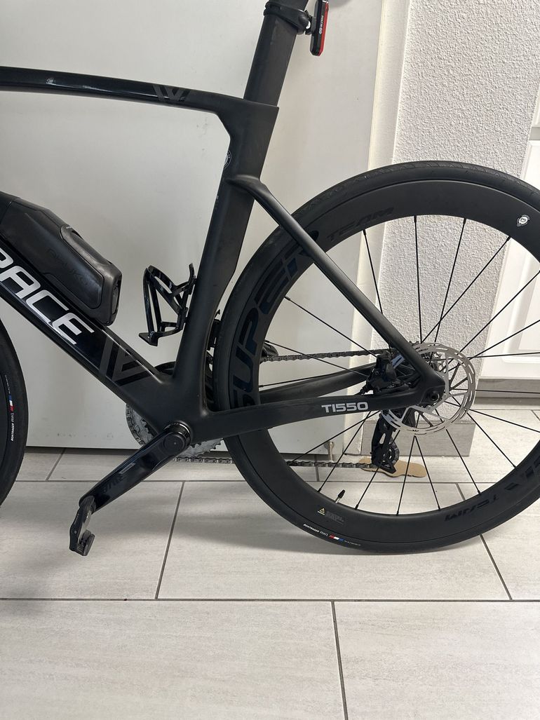 Used WINSPACE Custom SRAM Rival eTap AXS 2023 Road & Gravel, Black — image 3 of 4