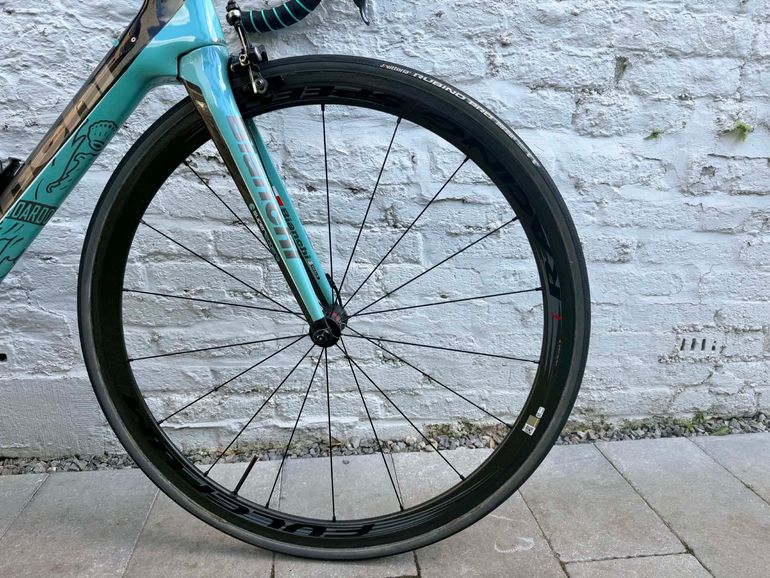 Brugt Bianchi XR2 Dura Ace Di2 2016 édition Spéciale 130 Ans 2016 Road & Gravel — billede 4 af 15