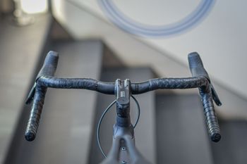 Specialized Diverge 4 Expert SRAM Rival XPLR Nebula Metallic/Sandstone Metallic 2026 - New Bike 2026 Road & Gravel d'occasion — image 6 sur 13