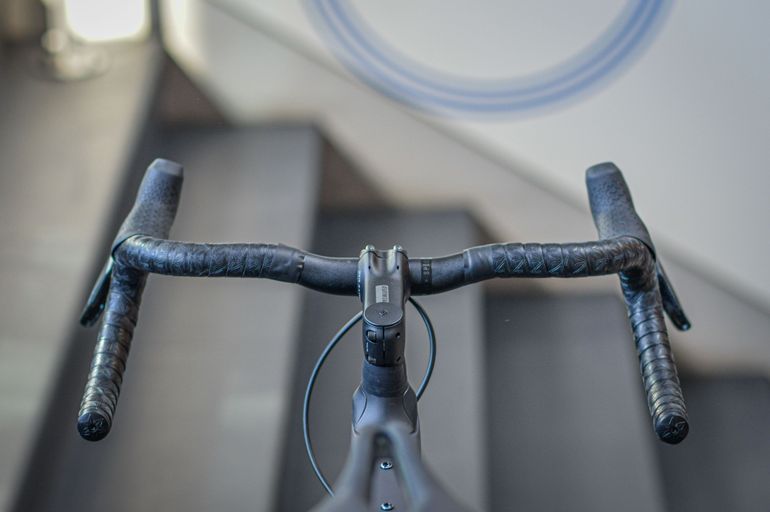 Specialized Diverge 4 Expert SRAM Rival XPLR Nebula Metallic/Sandstone Metallic 2026 - New Bike 2026 Road & Gravel d'occasion — image 6 sur 13
