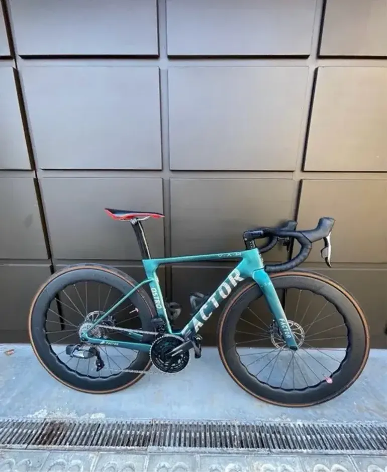 Käytetty Factor OSTRO VAM Shimano Ultegra Di2 8170 2023 Frameset 2023 Road & Gravel — kuva 1 / 3