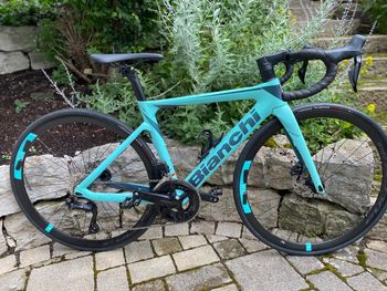 Tweedehands Bianchi Oltre Race 105 Di2 2023 2023 Road & Gravel — afbeelding 2 van 5