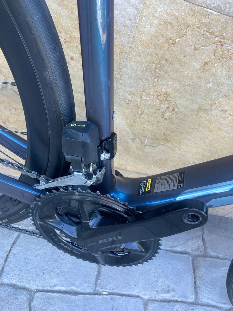 Giant Defy Shimano 105 Di2 2025 Road & Gravel d'occasion — image 5 sur 6