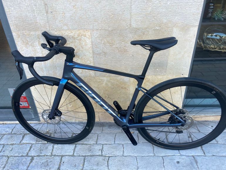Giant Defy Shimano 105 Di2 2025 Road & Gravel d'occasion — image 2 sur 6