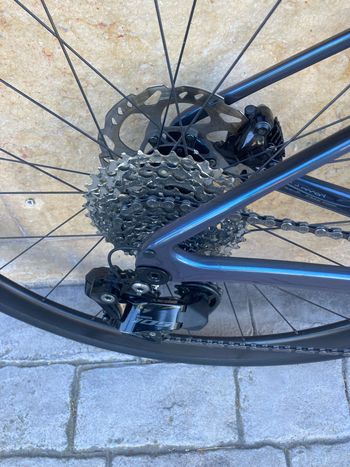 Giant Defy Shimano 105 Di2 2025 Road & Gravel d'occasion — image 6 sur 6